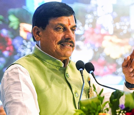 मुख्यमंत्री यादव थोडक्यात बचावले