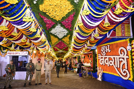 नवरात्रीनिमित्त जम्मू-कश्मीरमध्ये भक्तीमय वातावरण