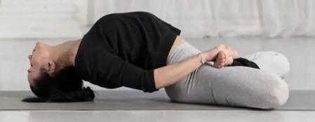 मत्स्यासन : पोटाची चरबी कमी करण्यास उपयुक्त