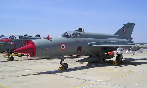 गौरवशाली अध्यायाचा अंत: ६२ वर्षांच्या सेवेनंतर लढाऊ मिग- २१ विमानांना निरोप