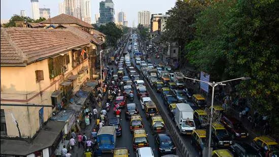 प्रभादेवी पूल बंद; वाहतुकीत मोठे बदल लागू