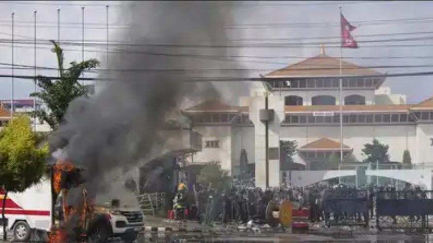 काठमांडू विमानतळ बंद; इंडिगो, एअर इंडियाकडून उड्डाणे रद्द