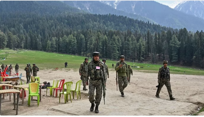 पहलगाममध्ये दहशतवाद्यांना रसद पुरवणाऱ्या काश्मीरी तरुणाला अटक!