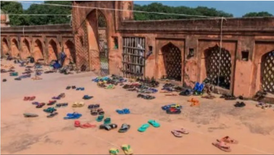 युपी: बेकायदेशीर मदरशाच्या शौचालयात ४० अल्पवयीन मुली आढळल्या!