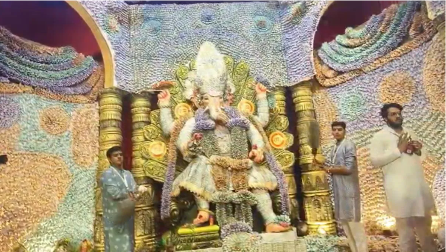 राजस्थानमध्ये दीड कोटींच्या नोटांनी सजले बाप्पा; व्हिडिओ पाहून थक्क व्हाल!