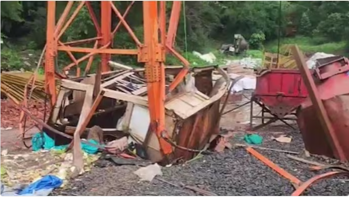 गुजरातमधील शक्तीपीठ येथे मालवाहू रोपवे कोसळून ६ जणांचा मृत्यू