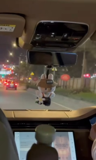 बॉलीवूड अभिनेता अमिताभ बच्चनवरही ‘लाबूबू’ क्रेज