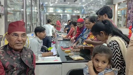 फर्रुखाबाद जिल्ह्यात दिवाळीचा व्यापार १० कोटीवर