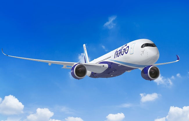 इंडिगोचा मोठा निर्णय; आजपासून उड्डाणांवर ₹४२५ ते ₹२,३०० इंधन अधिभार