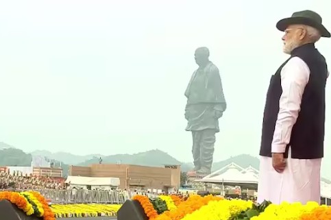 सरदार वल्लभभाई पटेल यांच्या १५० व्या जयंतीनिमित्त पंतप्रधान मोदींकडून आदरांजली