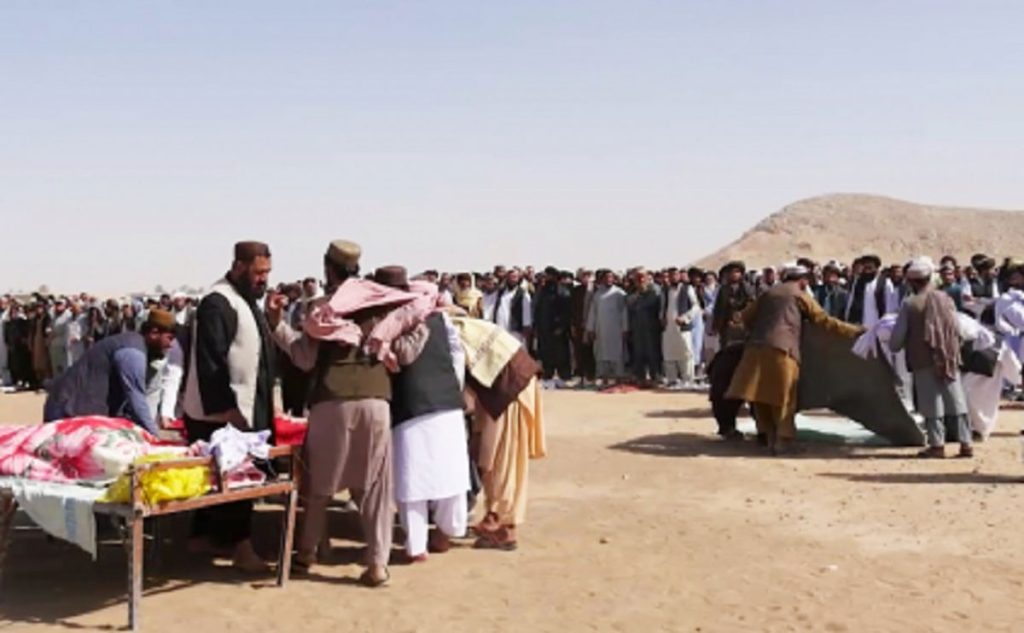 अफगाणिस्तानमध्ये पाकिस्तानच्या हवाई हल्ल्यात आठ क्रिकेटपटू ठार झाले असून अनेक जण जखमी