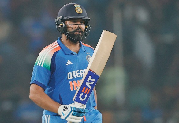 आयसीसी एकदिवसीय फलंदाजी क्रमवारीत रो‘हिट’!