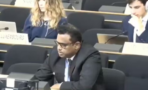 “अल्पसंख्याकांच्या छळाचा इतिहास असणारे मानवी हक्कांवर व्याख्यान कसे देऊ शकतात?”