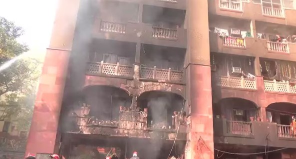 खासदारांचे निवासस्थान असलेल्या ब्रह्मपुत्र अपार्टमेंटमध्ये भीषण आग