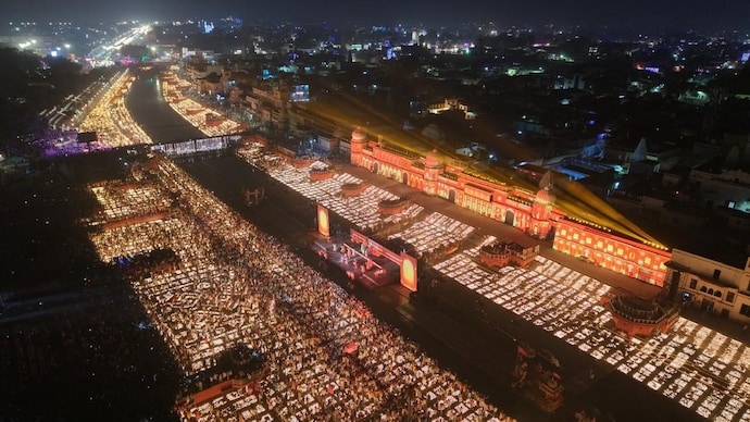 अयोध्येत दीपोत्सवाचा जागतिक विक्रम; सरयू तीरावर २६ लाख दिवे