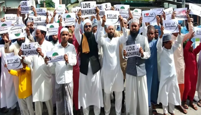 ‘आय लव्ह मुहम्मद’मागे आस्था कमी, षड्यंत्र जास्त