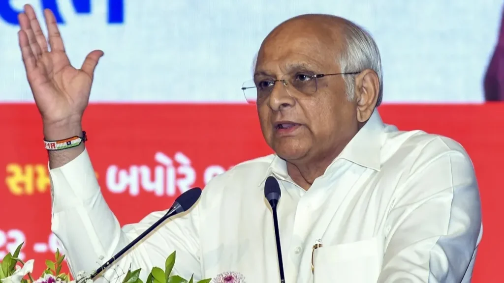 गुजरातमध्ये मुख्यमंत्री भूपेंद्र पटेल वगळता सर्व मंत्र्यांचे राजीनामे!