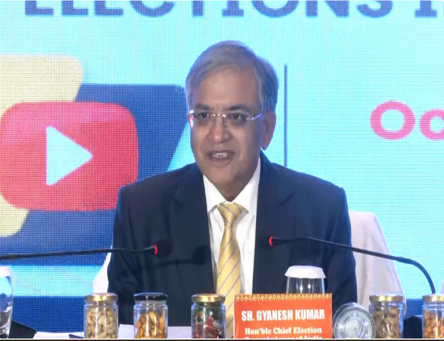 बिहार निवडणुकीत १७ नवीन नियम, प्रत्येक मतदान केंद्रावर १२०० पेक्षा अधिक मतदार नसतील!