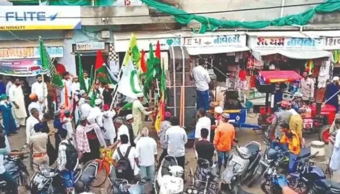 गुजरातमधील द्वारका शहरात पॅलेस्टाइनचा झेंडा फडकावणाऱ्याला अटक