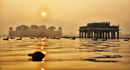 सूर्यदेवाची कृपा मिळवण्यासाठी या रविवारी काय करावे?