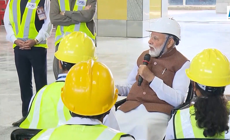 पंतप्रधान मोदी यांनी बुलेट ट्रेन प्रकल्पाची केली पाहणी