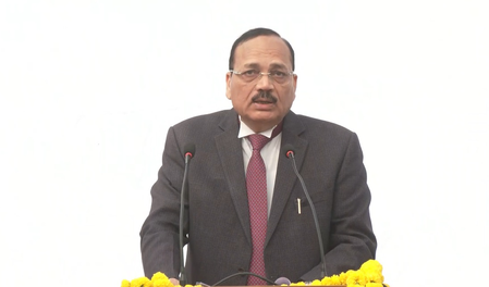 संविधान आणि न्यायाचे आदर्श जपणे ही बार सदस्यांची जबाबदारी