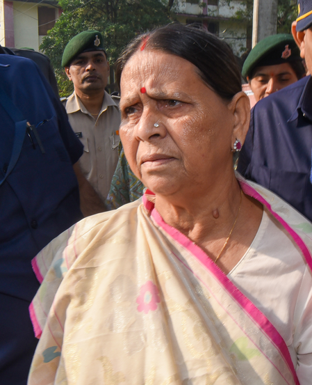 राबड़ी देवी केस ट्रान्सफर याचिकेवर CBI ला नोटीस