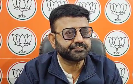 ममता बॅनर्जी फक्त संविधानाच्या गप्पा मारतात