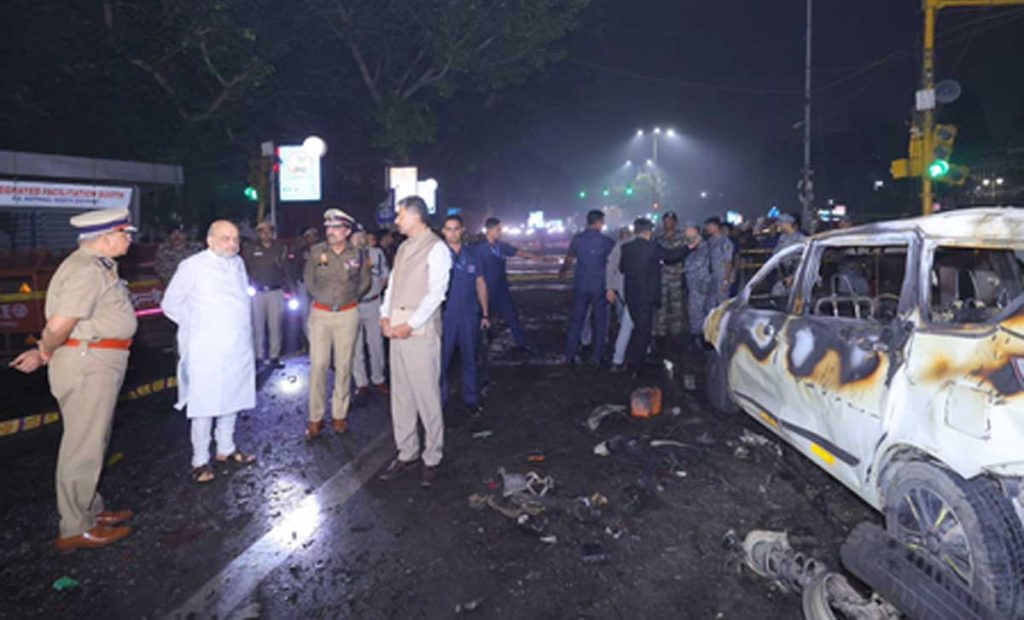 दिल्ली स्फोटानंतर अमित शाह घटनास्थळी पोहोचले
