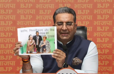 भारतविरोधी चिलीच्या राष्ट्रप्रमुख बॅचलेट यांना सोनिया गांधी पुरस्कार का देतात?