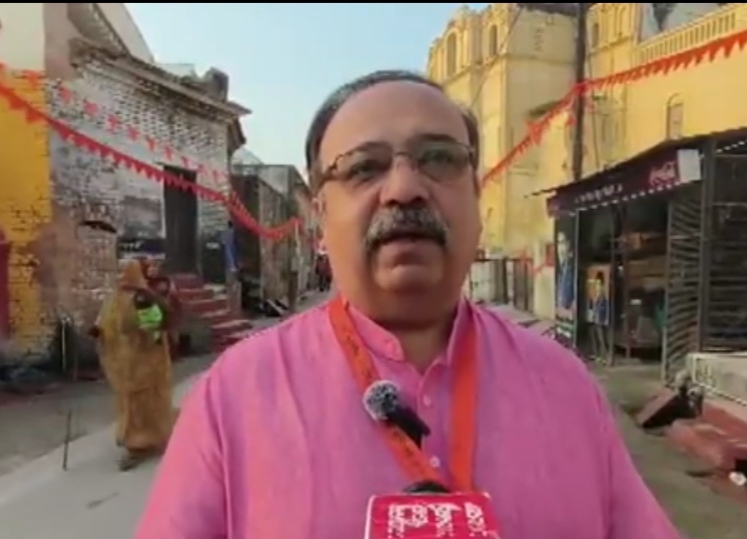 श्रीराम मंदिराच्या चित्ताकर्षक सुशोभीकरणाने लक्ष वेधले