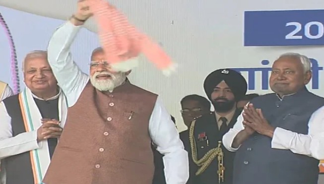 … आणि पंतप्रधान मोदींनी पुन्हा बिहारमध्ये ‘गमछा’ फिरवला