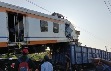 छत्तीसगडच्या बिलासपुरमध्ये प्रवासी ट्रेन आणि मालगाडीच्या धडकेत सहा जणांचा मृत्यू