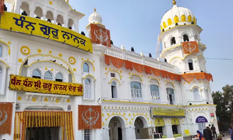 “तुम्ही शीख नाही” म्हणत गुरु नानक जयंतीनिमित्त पाकिस्तानमध्ये गेलेल्या १४ भारतीय हिंदूंना प्रवेश नाकारला