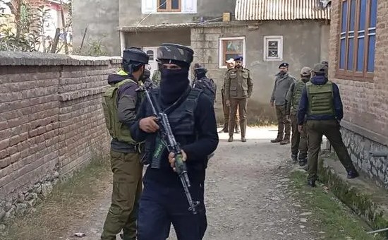 दिल्ली स्फोटाप्रकरणी काश्मीर खोऱ्यात छापेमारी
