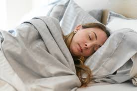 अधिक तंदुरुस्त राहायचंय मग, डाव्या कुशीवर झोपा!