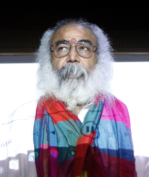 आचार्य प्रमोद कृष्णम यांचा राहुल, अखिलेश यांच्यावर निशाणा