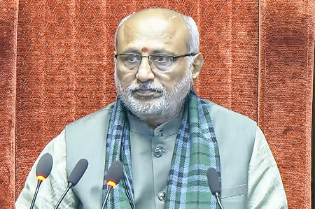 उपराष्ट्रपती राधाकृष्णन यांच्यासह केंद्रीय मंत्र्यांनी इस्रोचे केले अभिनंदन