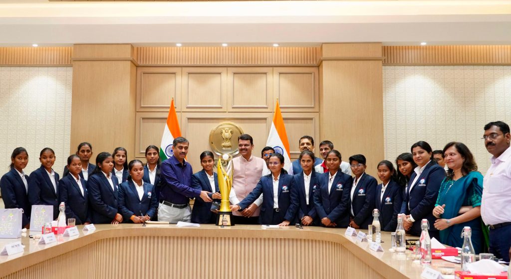 ब्लाइंड टी-२० विजेत्या संघाची मुख्यमंत्र्यांशी भेट