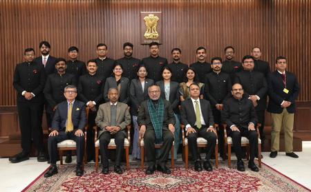 उपराष्ट्रपती राधाकृष्णन यांचे आयडीएएस प्रशिक्षणार्थी अधिकाऱ्यांना संबोधन