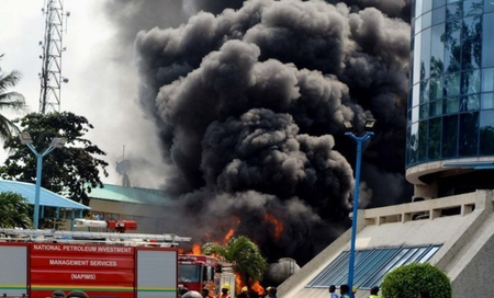 मशिदीत झालेल्या स्फोटात १० जणांचा मृत्यू