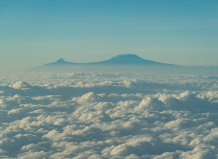 माउंट किलिमांजारोवर हेलिकॉप्टर अपघात