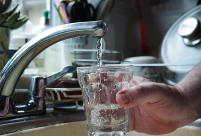 दूषित पाणी प्यायल्याने सात जण दगावले