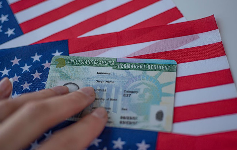 अमेरिकेतील ग्रीन कार्ड लॉटरी कार्यक्रम स्थगित; कारण काय?