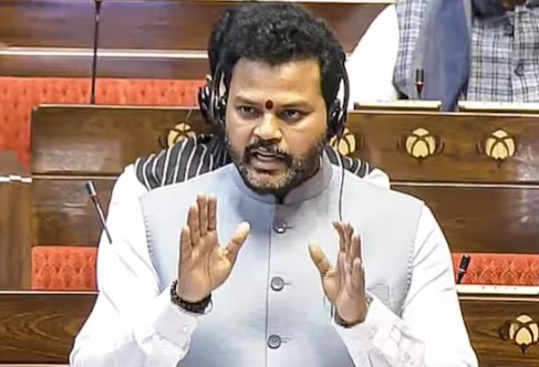 ‘इंडिगो’च्या गोंधळानंतर नव्या विमान कंपन्या सुरू करण्याचे सरकारकडून प्रयत्न