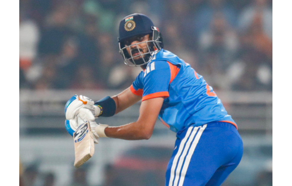 टी-२० मालिकेत भारताला धक्का; अक्षर पटेल बाहेर