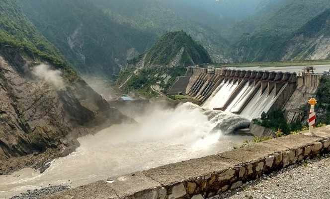 जम्मू- काश्मीर: किश्तवाड जिल्ह्यामधील जलविद्युत प्रकल्पातील २९ कर्मचाऱ्यांचे दहशतवाद्याशी संबंध