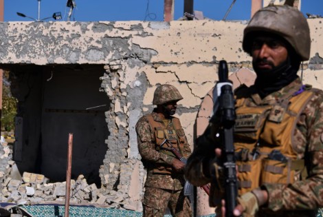 पाकिस्तान: आत्मघातकी बॉम्बरने लष्करी चौकीवर घडवला स्फोट; चार सैनिक ठार