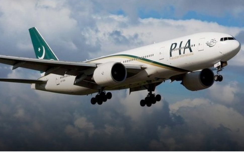 पाकिस्तानी एअरलाईन्सवरही आसिम मुनीरचा डाका