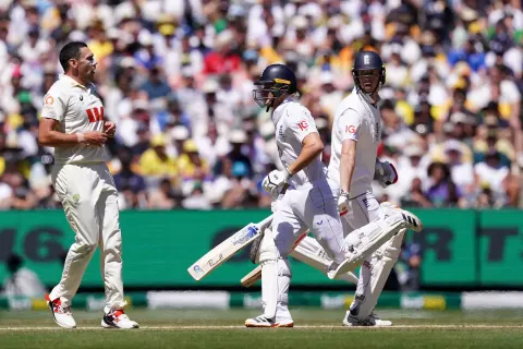 मेलबर्न कसोटी इंग्लंडने जिंकली, २०११ नंतरचा पहिला विजय